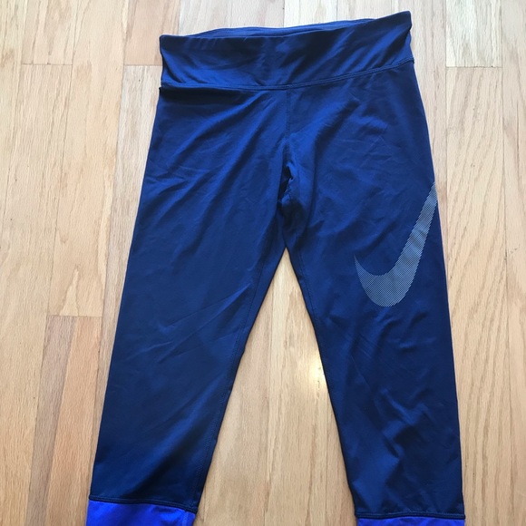 Nike Pants - 🍍Cropped Nike work out leggings